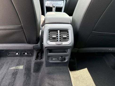 Used 2023 Volkswagen Tiguan SE R-Line AWD/4WD image 17