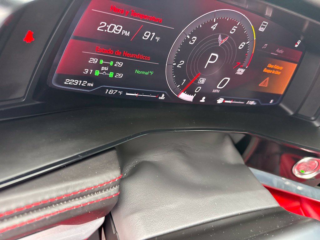 Used 2022 Chevrolet Corvette Stingray Premium Cpe w/ Z51 Performance Package RWD image 12