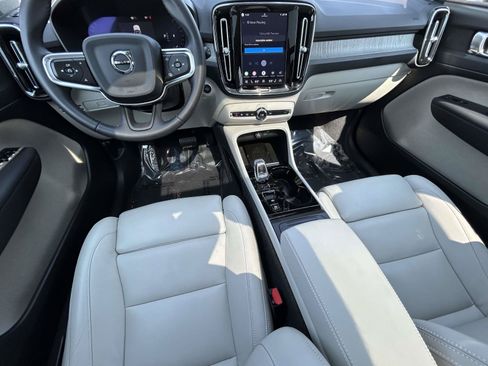Certified 2024 Volvo XC40 B5 Plus AWD/4WD image 17