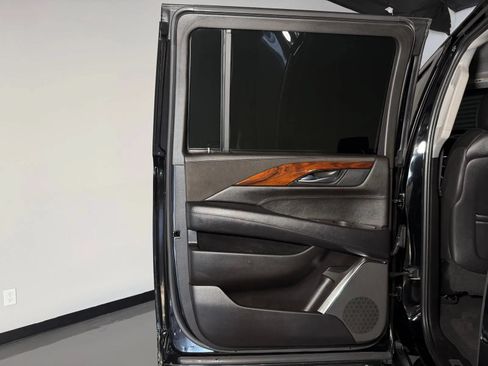 Used 2015 Cadillac Escalade ESV Premium AWD/4WD image 19