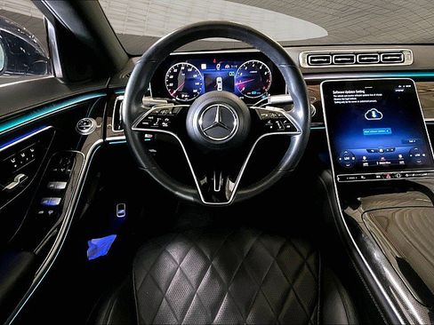 Used 2022 Mercedes-Benz S 580 4MATIC Sedan image 4
