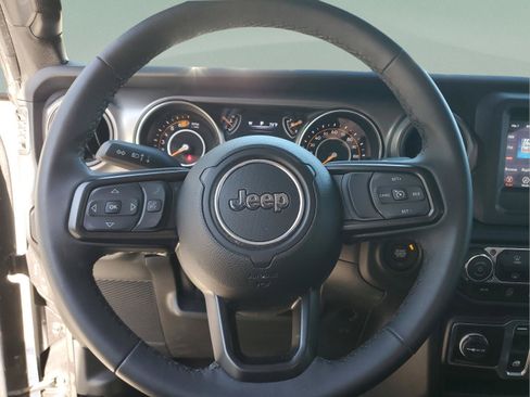Used 2023 Jeep Wrangler Sport AWD/4WD image 15