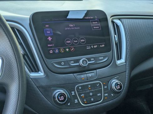 Used 2024 Chevrolet Malibu LT image 14