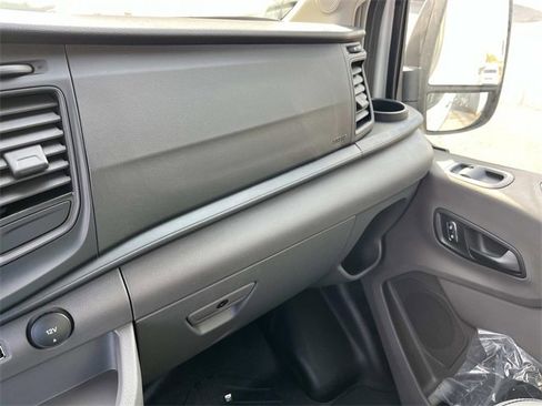 New 2025 Ford Transit 250 148 Medium Roof image 13