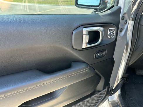 Used 2021 Jeep Wrangler Unlimited Sahara image 15