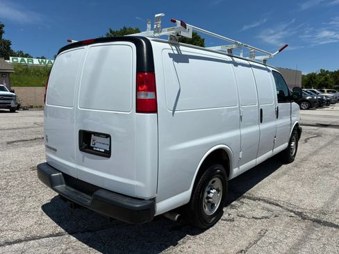 Used 2019 Chevrolet Express 3500 w/ Driver Convenience Package RWD image 7
