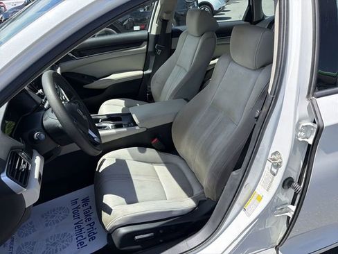 Used 2020 Honda Accord EX image 19
