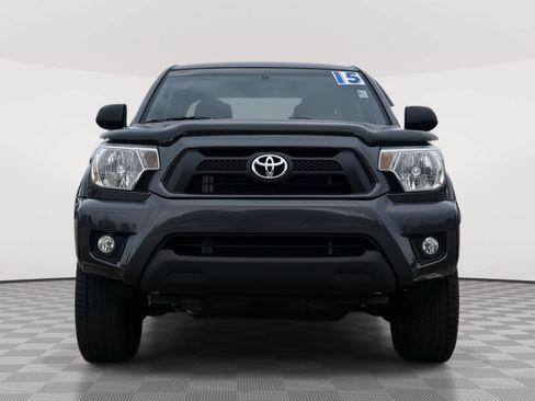 Used 2015 Toyota Tacoma 4x4 Double Cab w/ TRD Off-Road Package image 2