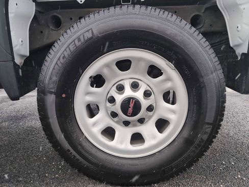 Used 2024 GMC Sierra 2500 Pro w/ Convenience Package image 39