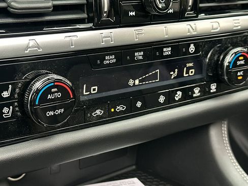 New 2026 Nissan Pathfinder Platinum FWD image 24
