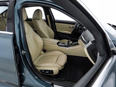 Used 2020 BMW 330i Sedan w/ Convenience Package image 32