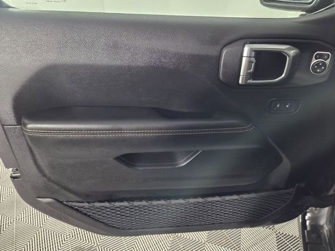 Used 2025 Jeep Wrangler Sahara w/ Safety Group image 21