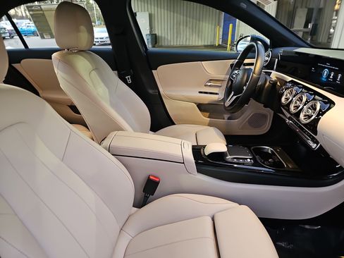 Used 2021 Mercedes-Benz A 220 4MATIC image 10