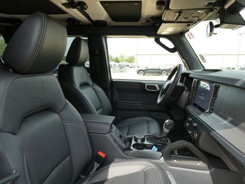 New 2026 Ford Bronco Badlands w/ Sasquatch Package AWD/4WD image 10
