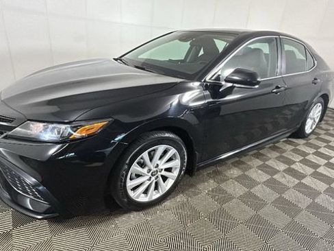 Used 2024 Toyota Camry SE FWD image 6