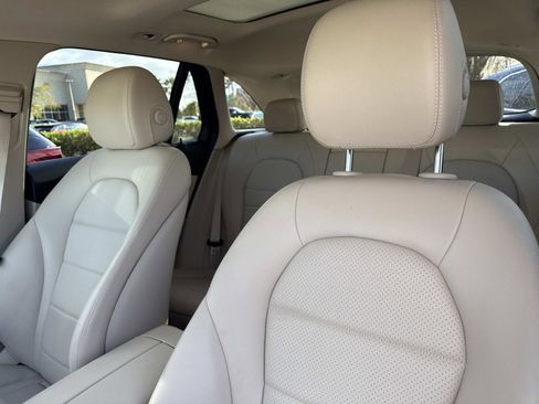 Used 2022 Mercedes-Benz GLC 300 image 21