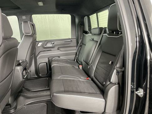 Used 2024 GMC Sierra 2500 AT4X image 26