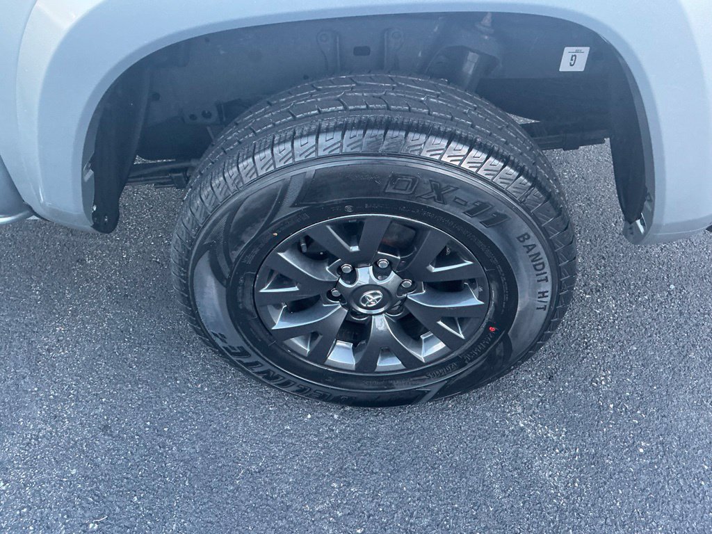 Certified 2023 Toyota Tacoma SR5 AWD/4WD image 11