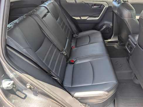 Used 2021 Toyota RAV4 Limited AWD/4WD image 5