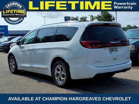 Used 2021 Chrysler Pacifica Limited AWD/4WD image 9