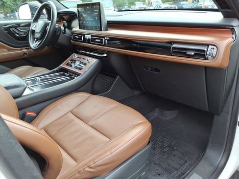 Used 2023 Lincoln Aviator Reserve w/ Elements Package Plus image 10