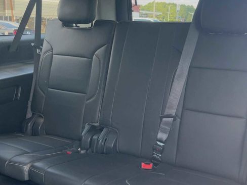 Used 2019 Chevrolet Suburban LT AWD/4WD image 32