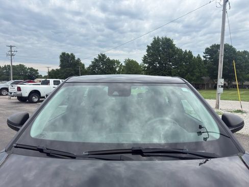 Used 2023 Chevrolet TrailBlazer LS AWD/4WD image 25