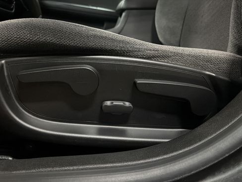 Used 2016 Chevrolet Impala LT FWD image 15