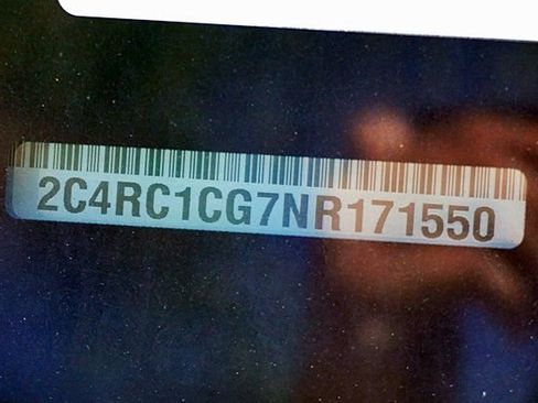 Used 2022 Chrysler Voyager LX image 41