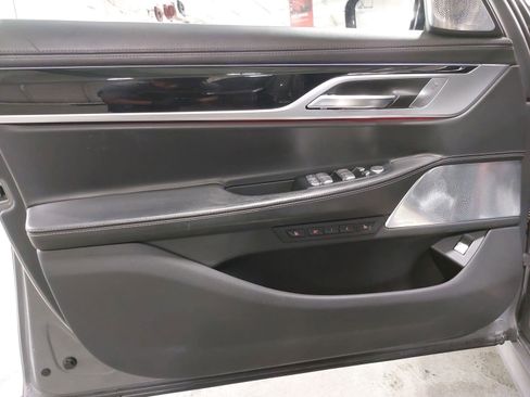 Used 2020 BMW 750i xDrive w/ Executive Package image 28