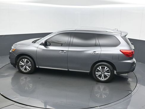 Used 2020 Nissan Pathfinder SV image 15