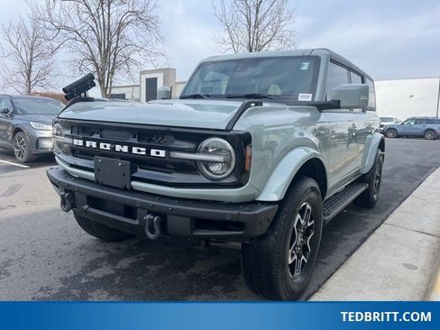 Used 2023 Ford Bronco Outer Banks image 3
