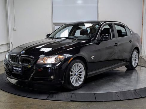 Used 2011 BMW 335i xDrive Sedan AWD/4WD image 4