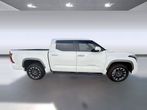 Used 2025 Toyota Tundra Limited AWD/4WD image 8