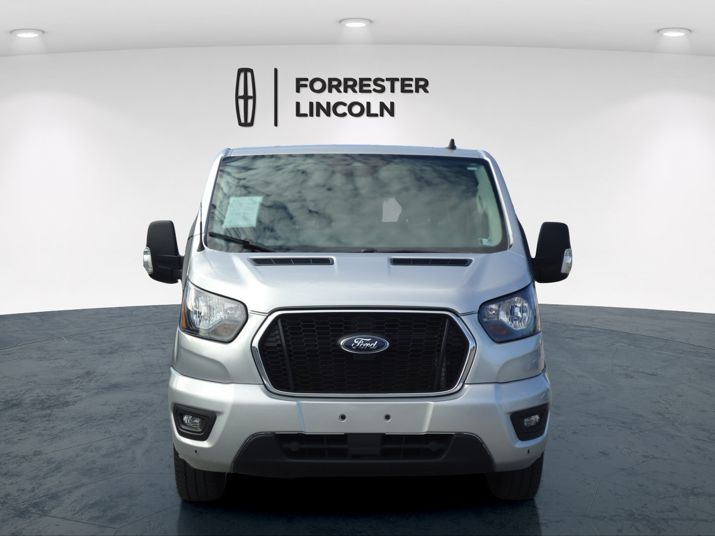 Used 2024 Ford Transit 350 XLT RWD image 8