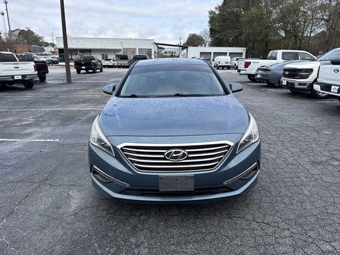 Used 2015 Hyundai Sonata SE image 2