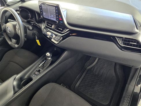 Used 2019 Toyota C-HR LE image 12