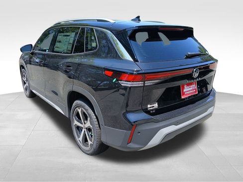 New 2025 Volkswagen Tiguan SE image 3