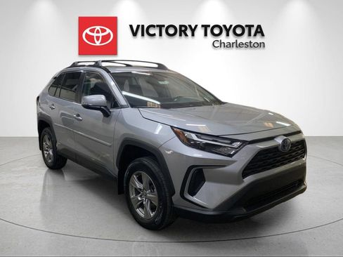 Used 2024 Toyota RAV4 XLE w/ Convenience Package image 5