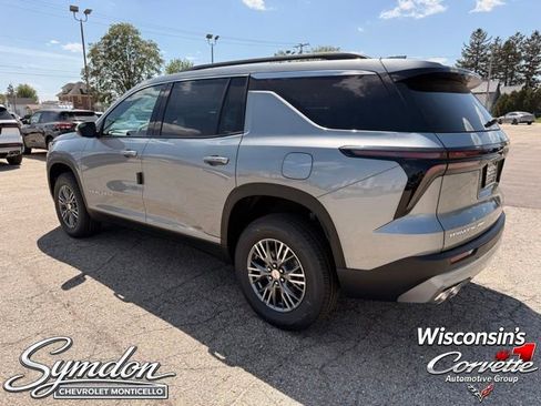 New 2026 Chevrolet Traverse LT w/ LPO, Floor Liner Package AWD/4WD image 5