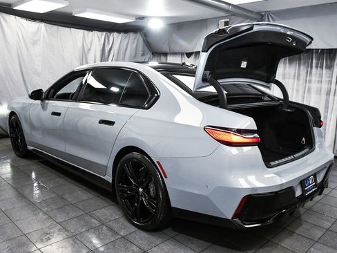 Used 2024 BMW i7 xDrive60 image 70