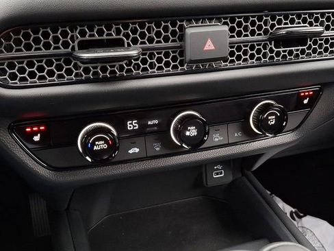 Certified 2025 Honda HR-V Sport image 15