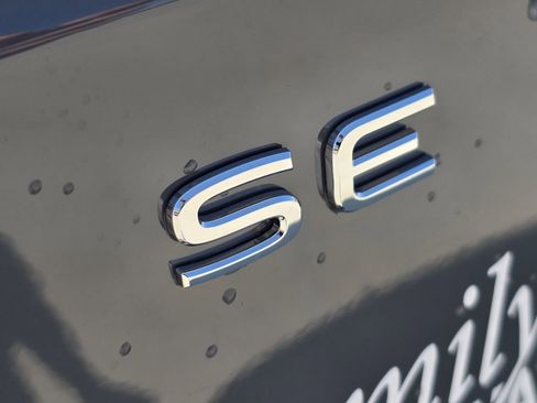 New 2026 Volkswagen Atlas SE FWD image 8
