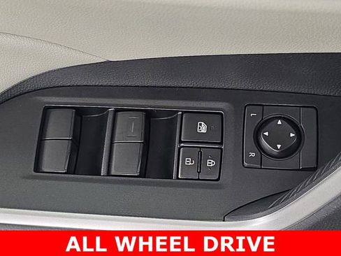 Used 2021 Toyota RAV4 XLE image 28