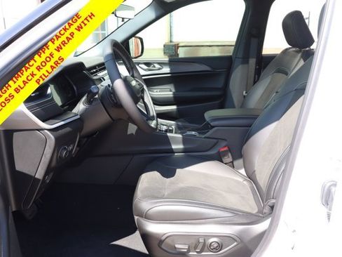 New 2025 Jeep Grand Cherokee L Altitude image 21