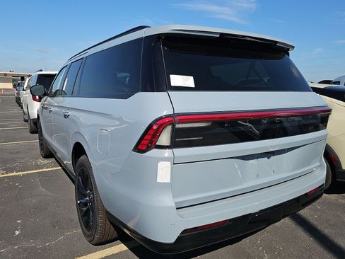 Used 2026 Lincoln Navigator L Reserve w/ Jet Appearance Package AWD/4WD image 2