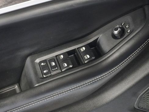 Used 2023 Jeep Grand Cherokee Limited w/ Luxury Tech Group II image 30