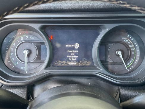 Used 2024 Jeep Wrangler Unlimited AWD/4WD image 15