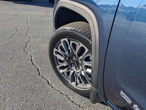 Used 2023 GMC Sierra 1500 Denali Ultimate image 9