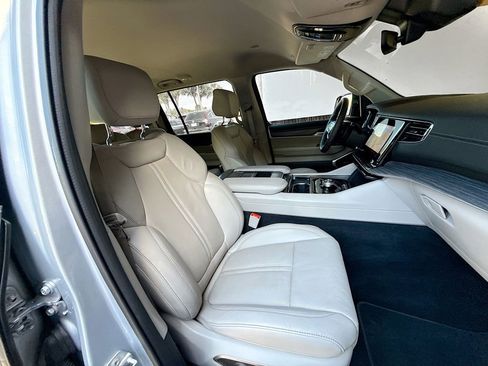 Used 2024 Jeep Wagoneer Series II w/ Flexible Seating Group RWD image 33